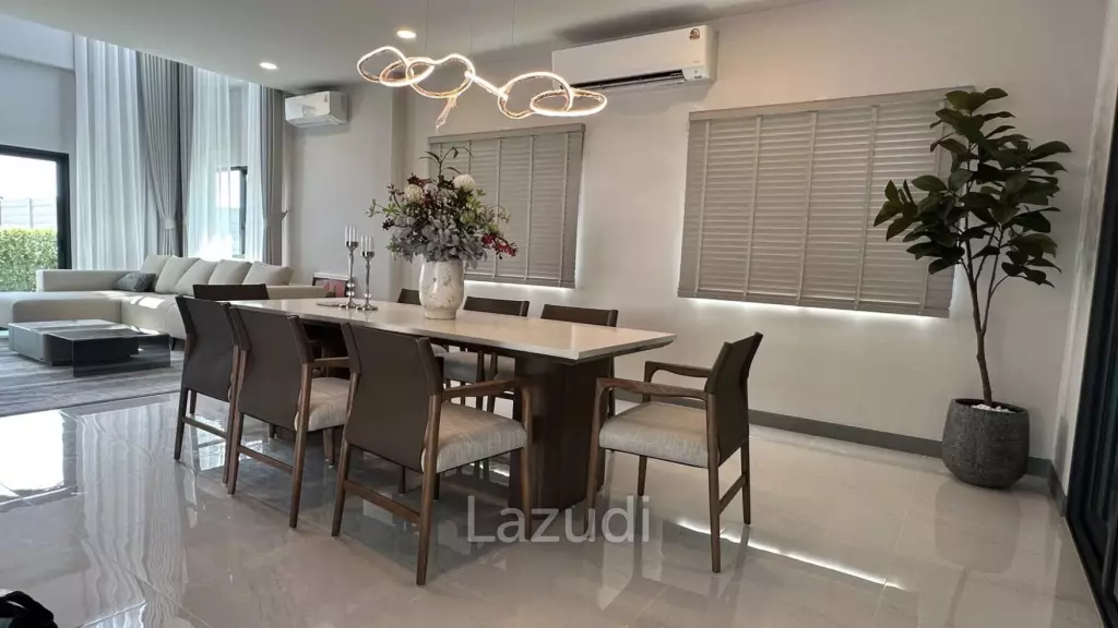 Luxurious 4-Bedroom Detached Home in Bang Kaeo