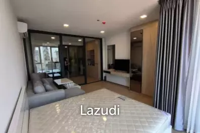 Stylish 1-Bedroom Condo in XT Phayathai Bangkok