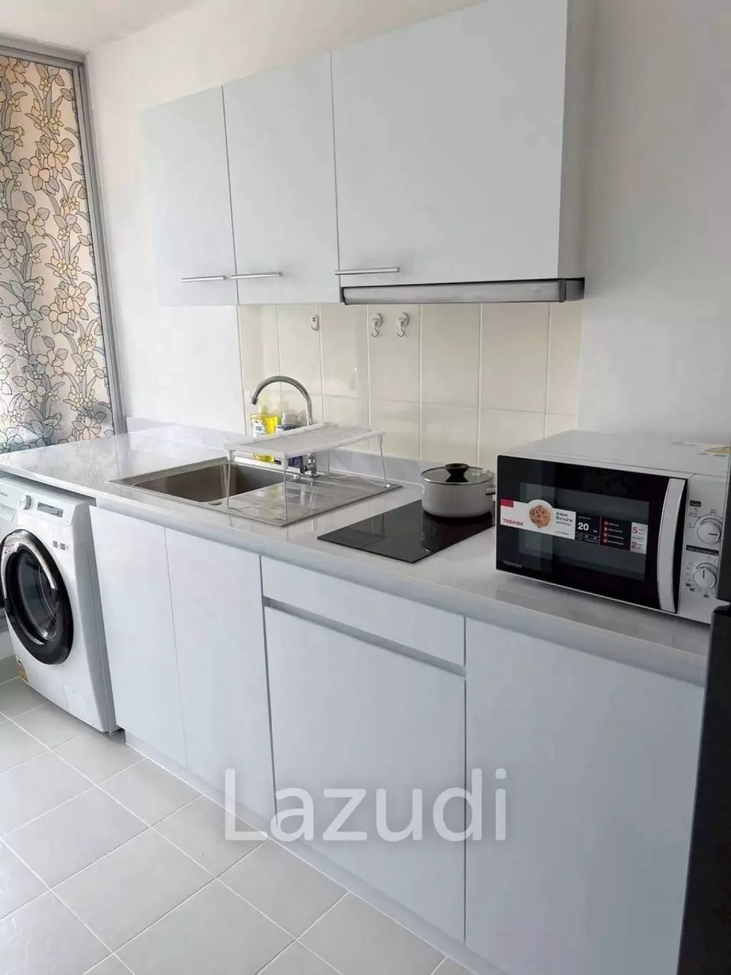 Spacious 1-Bed Condo in Life Sukhumvit 65 Bangkok
