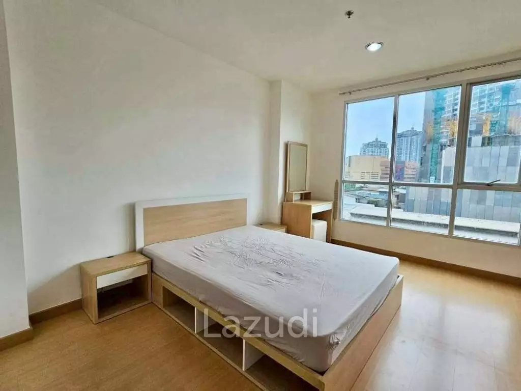 Spacious 1-Bed Condo in Life Sukhumvit 65 Bangkok