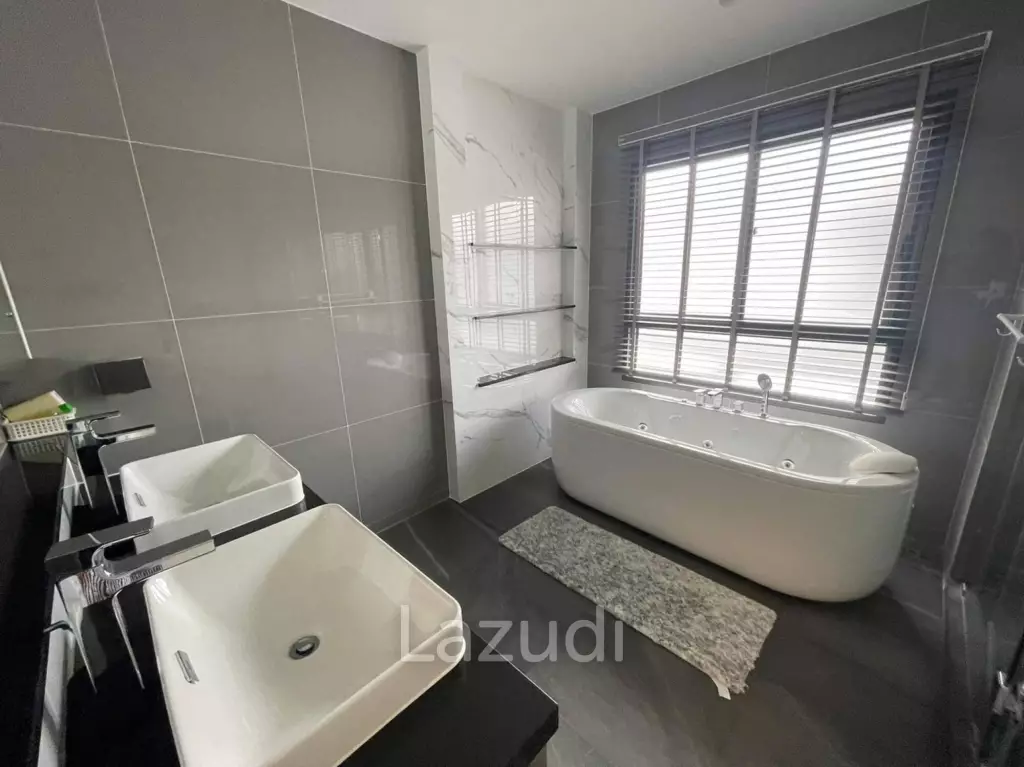 5 Beds 5 Baths 415 Sqm Setthasiri Krungthep Kreetha 2
