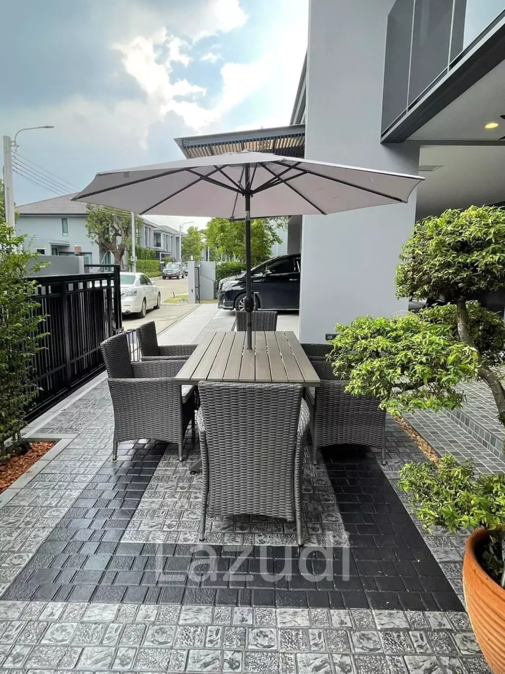 5 Beds 5 Baths 415 Sqm Setthasiri Krungthep Kreetha 2