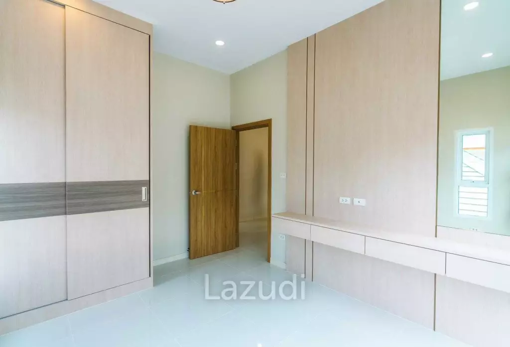 4 ห้องนอน 4 ห้องน้ำ 160 ตรม บ้านดุสิต การ์เด้น 6