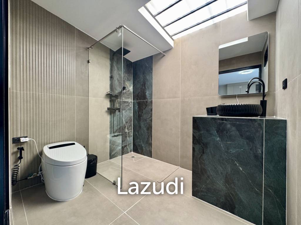5 Beds 4 Baths 280 SQ.M. Country Club Village