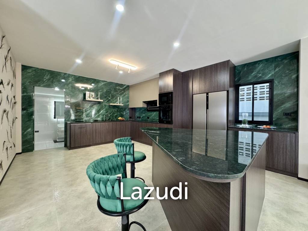5 Beds 4 Baths 280 SQ.M. Country Club Village