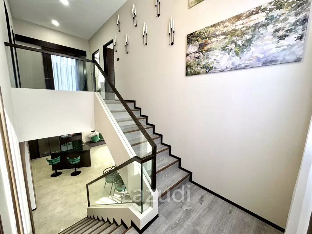 5 Beds 4 Baths 280 SQ.M. Country Club Village