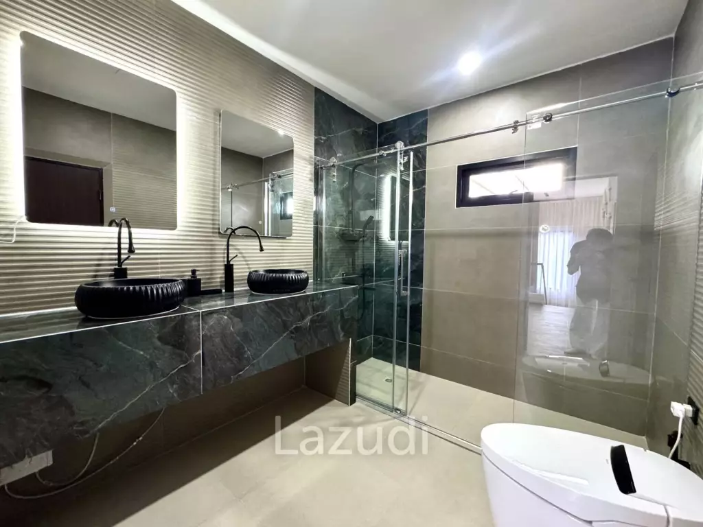 5 Beds 4 Baths 280 SQ.M. Country Club Village