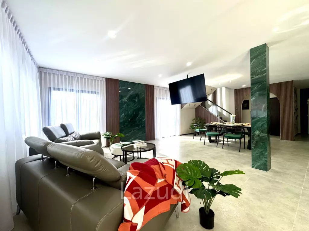 5 Beds 4 Baths 280 SQ.M. Country Club Village