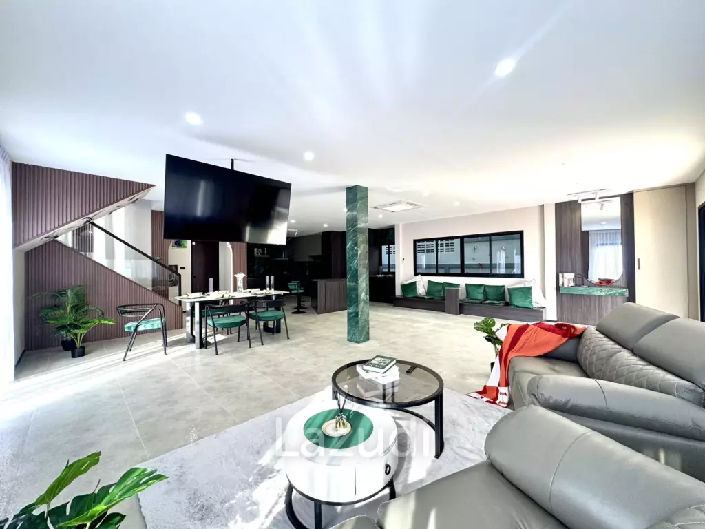 5 Beds 4 Baths 280 SQ.M. Country Club Village