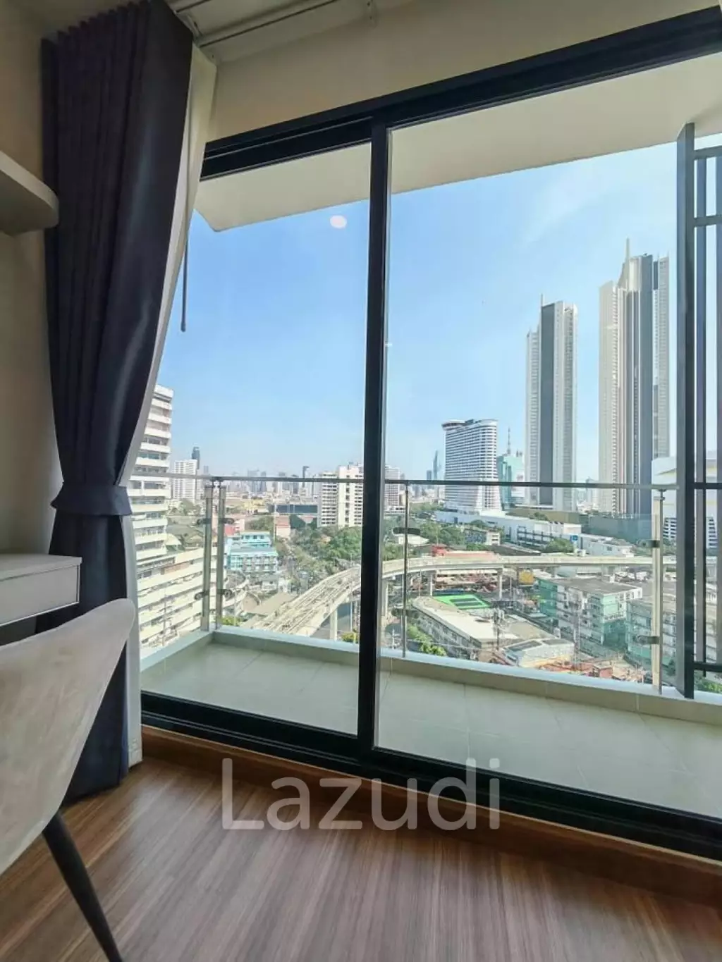 Luxurious 2-Bed Condo in Khlong San Bangkok