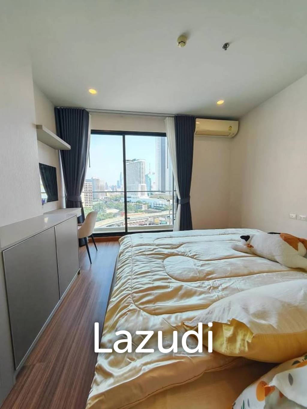 Luxurious 2-Bed Condo in Khlong San Bangkok