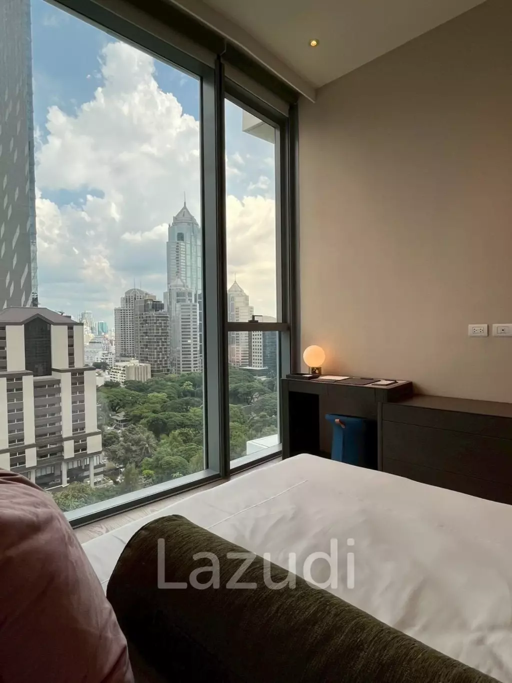 Luxurious 1 Bedroom Condo in SCOPE Langsuan Bangkok