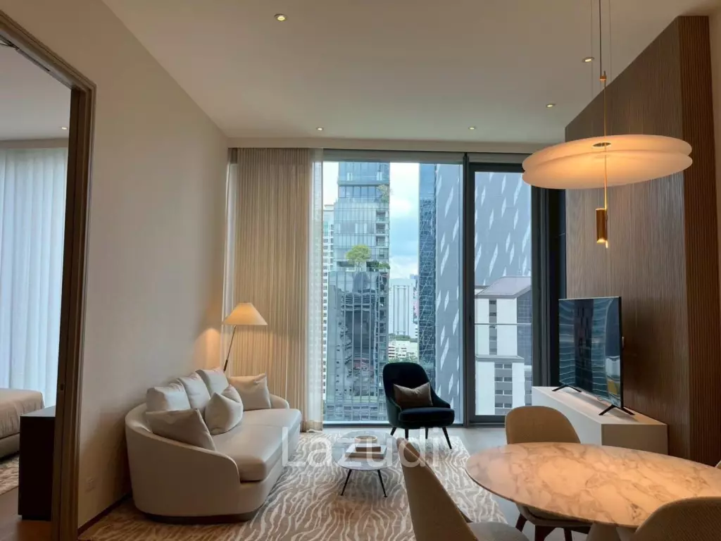Luxurious 1 Bedroom Condo in SCOPE Langsuan Bangkok