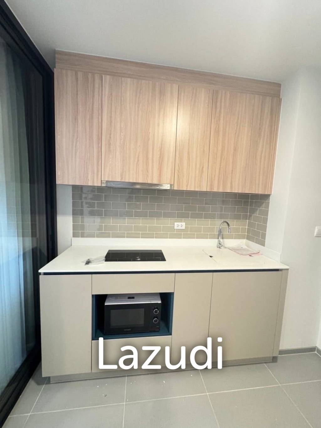 Modern 1-Bedroom Condo in XT Phayathai Bangkok