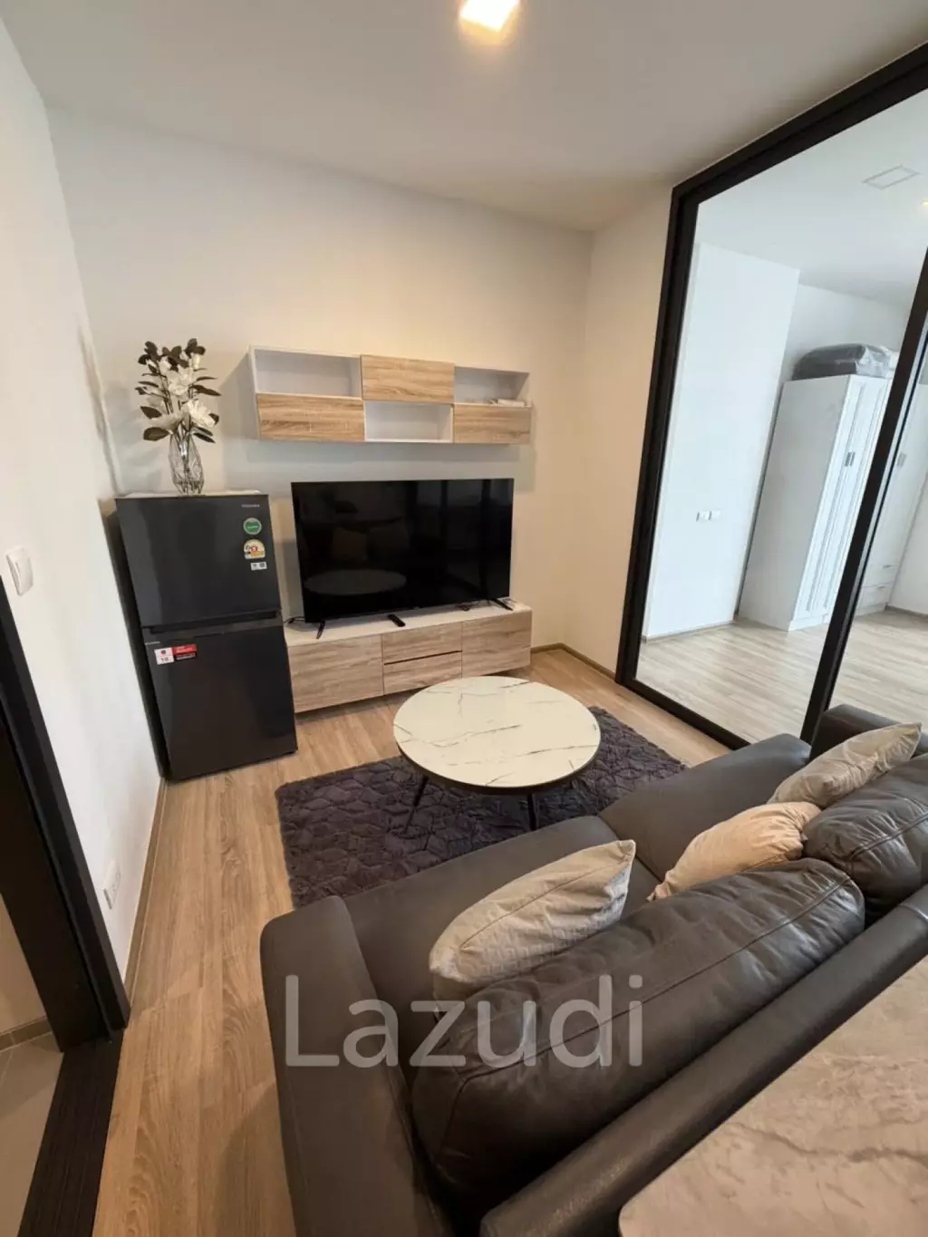 Modern 1-Bedroom Condo in XT Phayathai Bangkok