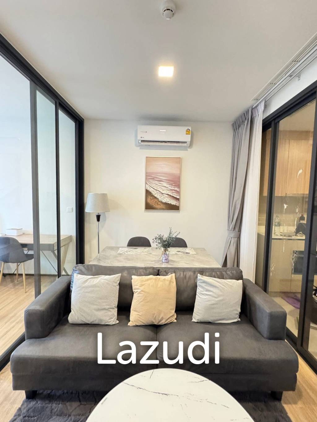 Modern 1-Bedroom Condo in XT Phayathai Bangkok