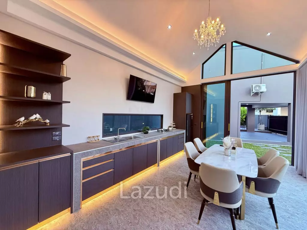 Modern Minimalist Pool Villa at Mabprachan Lake