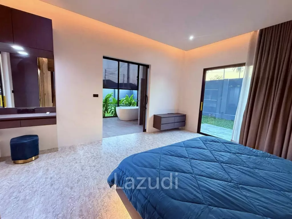 Modern Minimalist Pool Villa at Mabprachan Lake