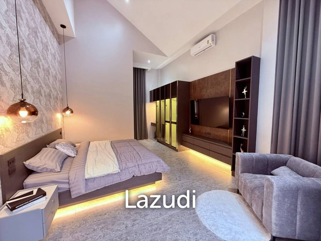 Modern Minimalist Pool Villa at Mabprachan Lake