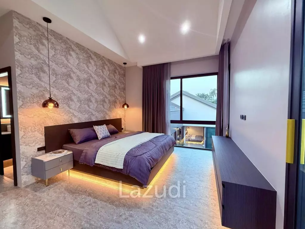 Modern Minimalist Pool Villa at Mabprachan Lake