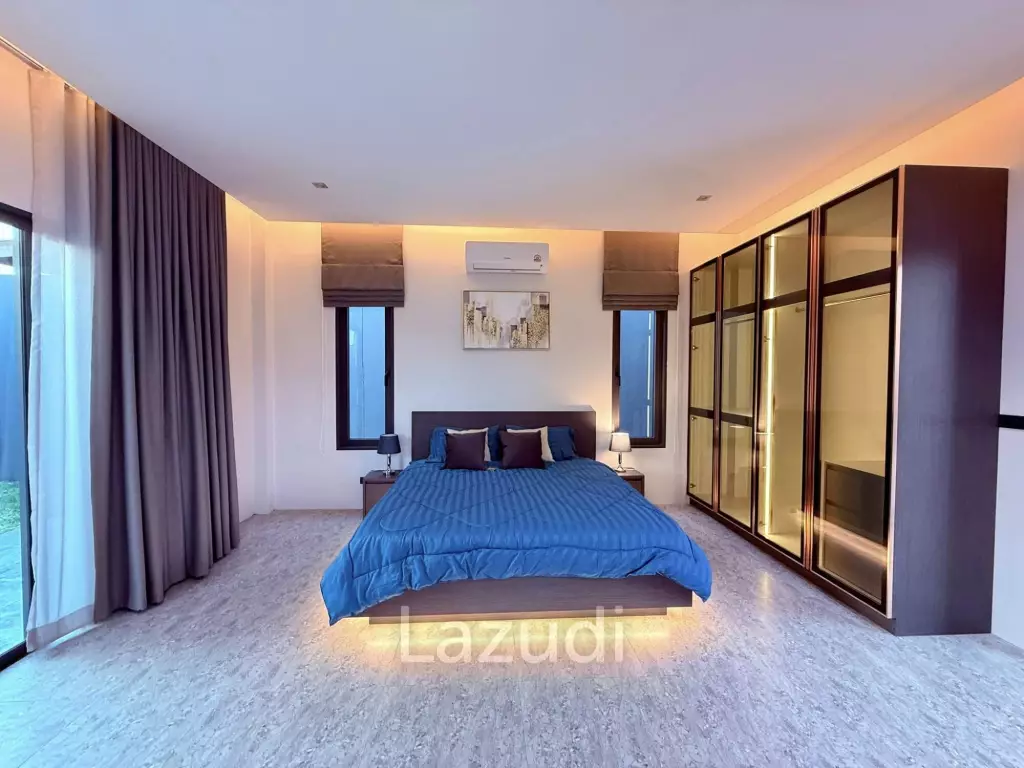Modern Minimalist Pool Villa at Mabprachan Lake
