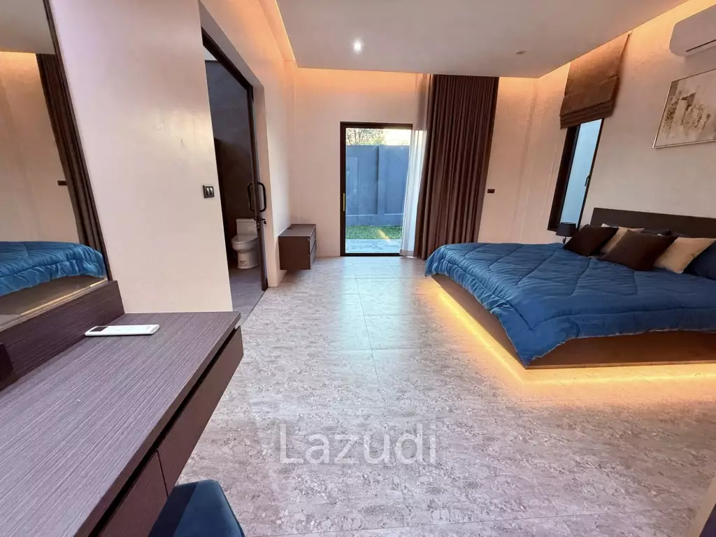 Modern Minimalist Pool Villa at Mabprachan Lake