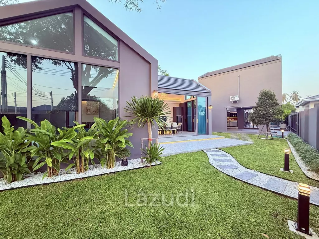 Modern Minimalist Pool Villa at Mabprachan Lake