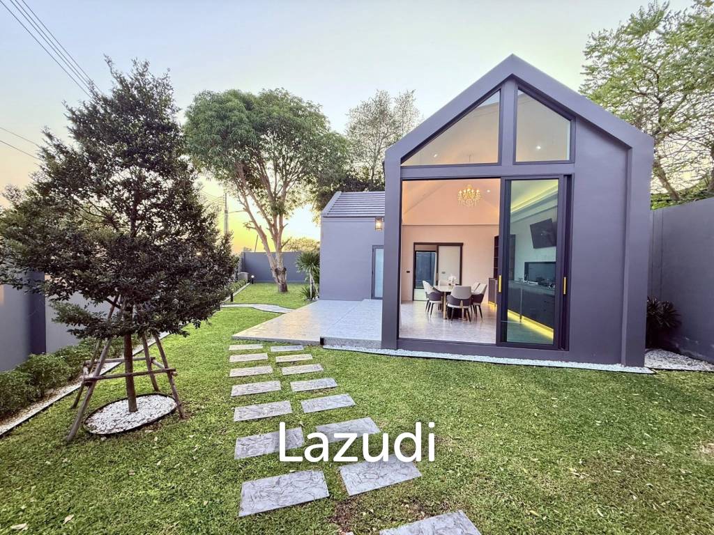 Modern Minimalist Pool Villa at Mabprachan Lake