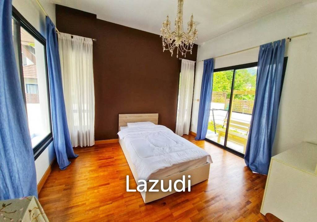 Contemporary Tropical-Style 3-Bedroom Pool Villa for Rent in Kathu