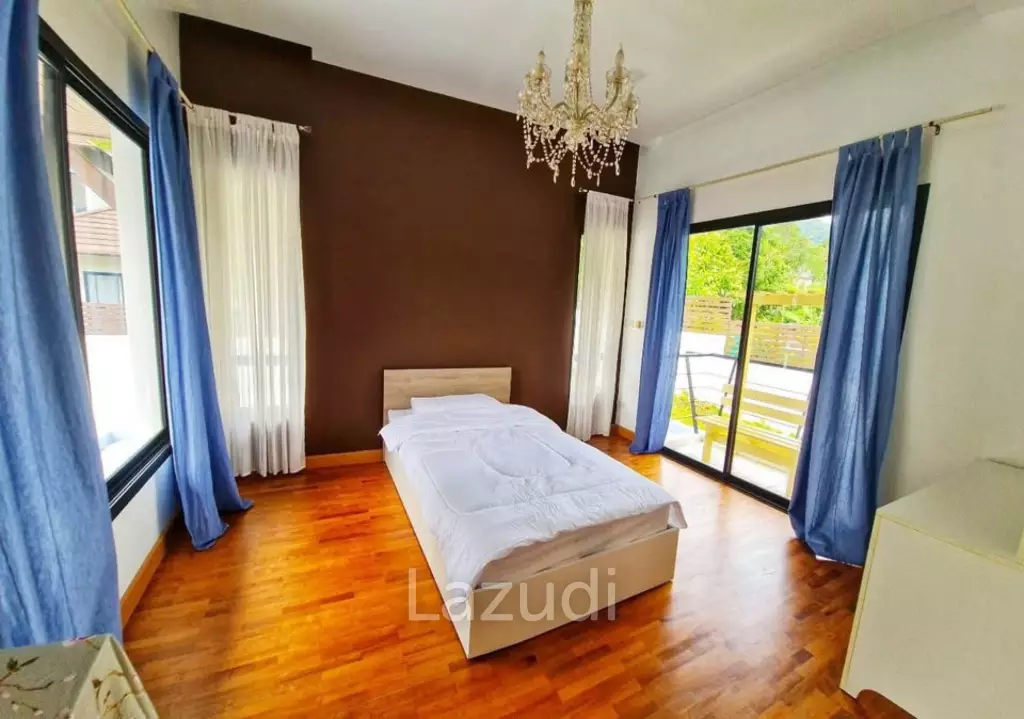 Contemporary Tropical-Style 3-Bedroom Pool Villa for Rent in Kathu