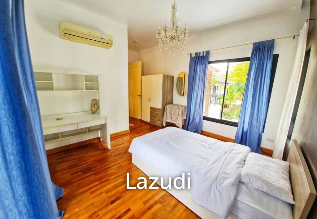 Contemporary Tropical-Style 3-Bedroom Pool Villa for Rent in Kathu
