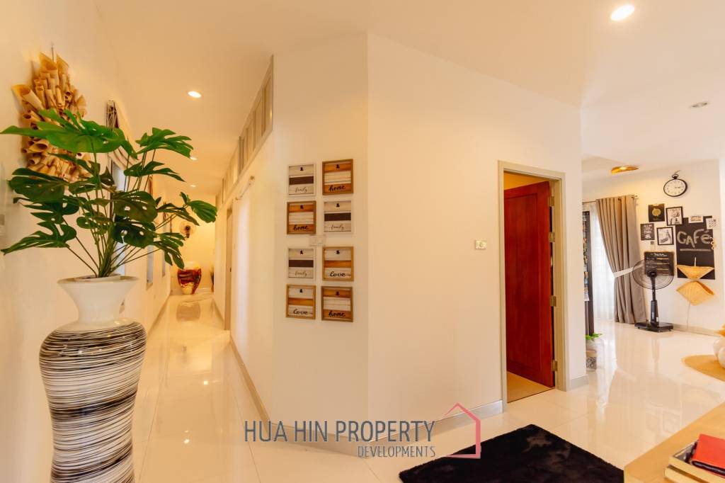 Large Designer 3 bed pool Villa