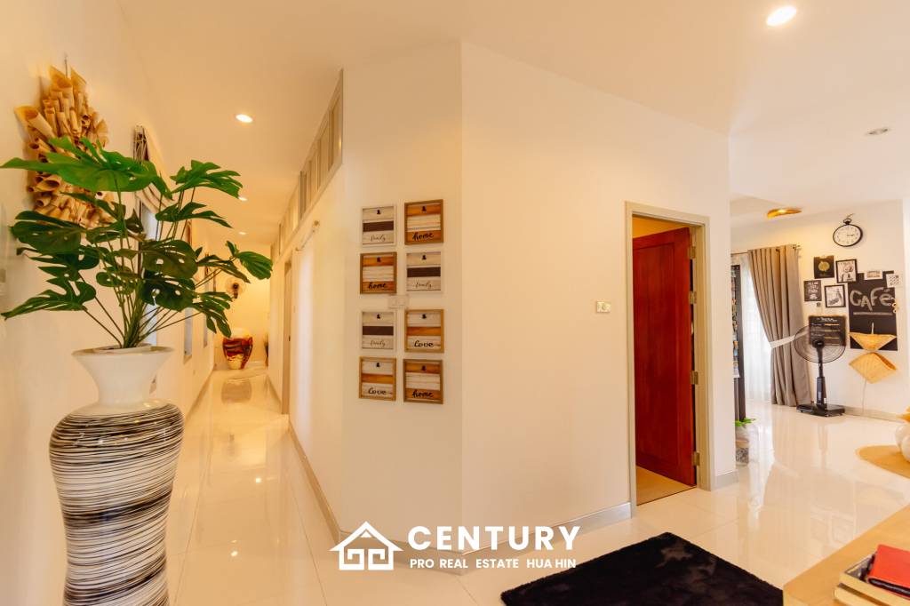 940 ตร.ม 3 เตียง 5 อาบน้ำ วิลล่า For ขาย