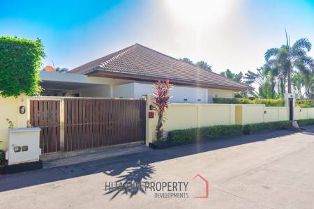 Large Designer 3 bed pool Villa