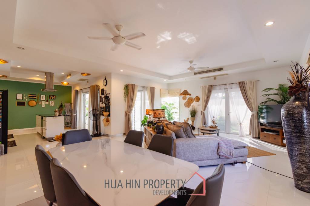 Large Designer 3 bed pool Villa