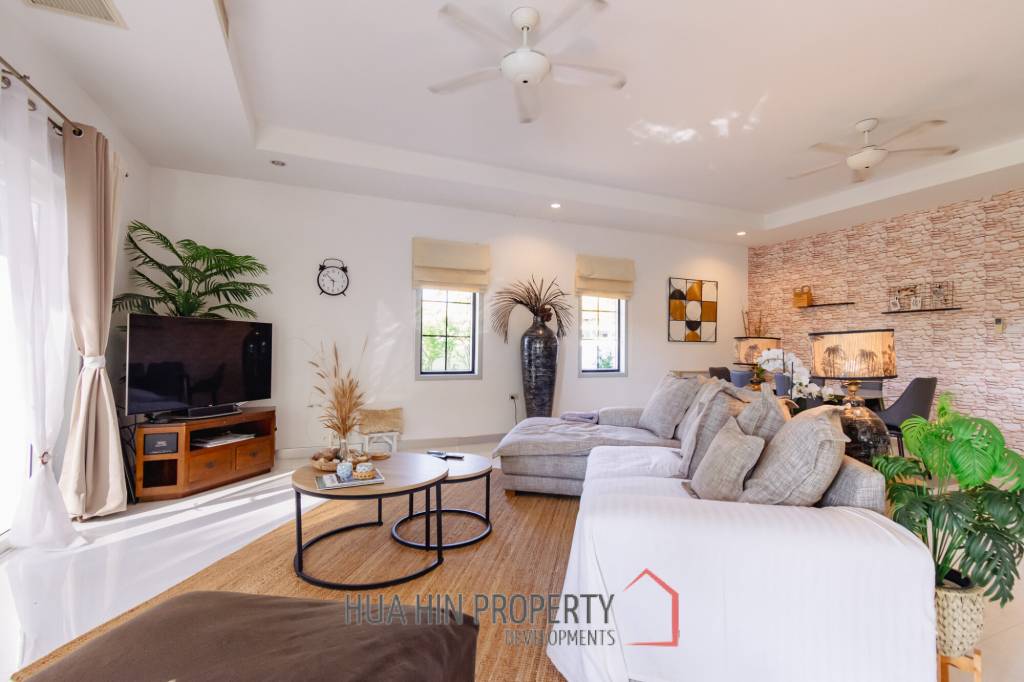 Large Designer 3 bed pool Villa