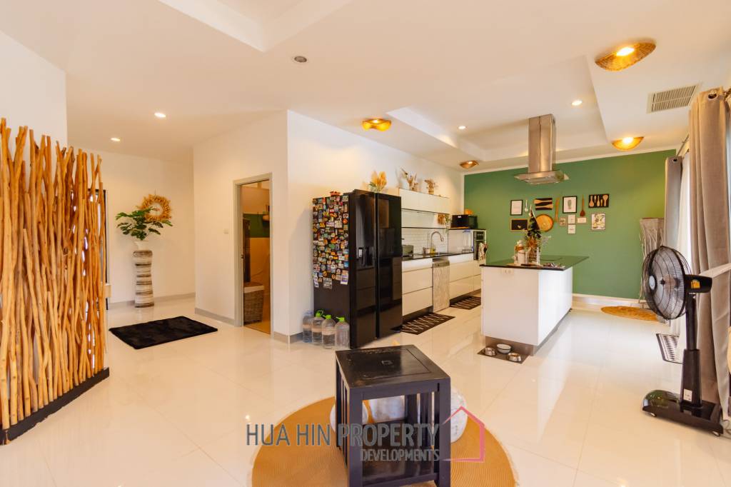 Large Designer 3 bed pool Villa