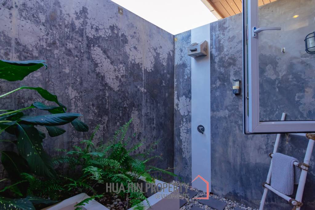 Large Designer 3 bed pool Villa