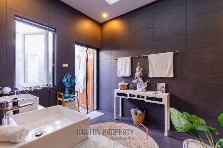 Large Designer 3 bed pool Villa