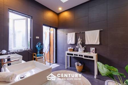 940 ตร.ม 3 เตียง 5 อาบน้ำ วิลล่า For ขาย