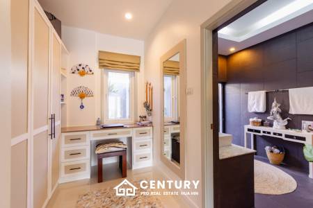 940 ตร.ม 3 เตียง 5 อาบน้ำ วิลล่า For ขาย