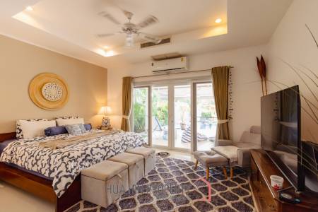 Large Designer 3 bed pool Villa