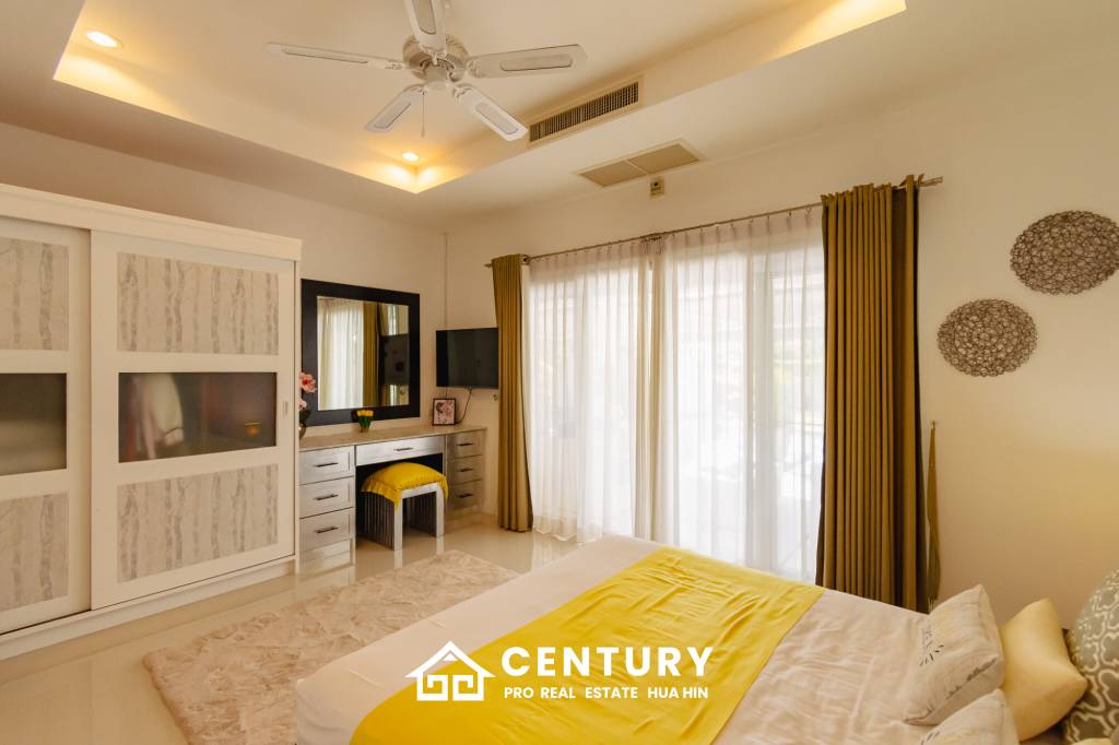 940 ตร.ม 3 เตียง 5 อาบน้ำ วิลล่า For ขาย