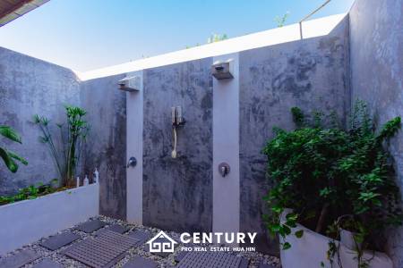 940 ตร.ม 3 เตียง 5 อาบน้ำ วิลล่า For ขาย