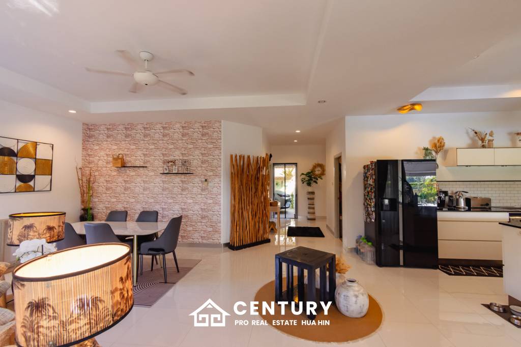 940 ตร.ม 3 เตียง 5 อาบน้ำ วิลล่า For ขาย