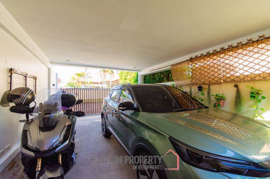 Large Designer 3 bed pool Villa