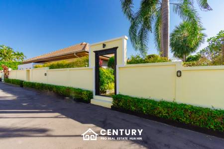 940 ตร.ม 3 เตียง 5 อาบน้ำ วิลล่า For ขาย