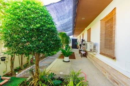 Large Designer 3 bed pool Villa