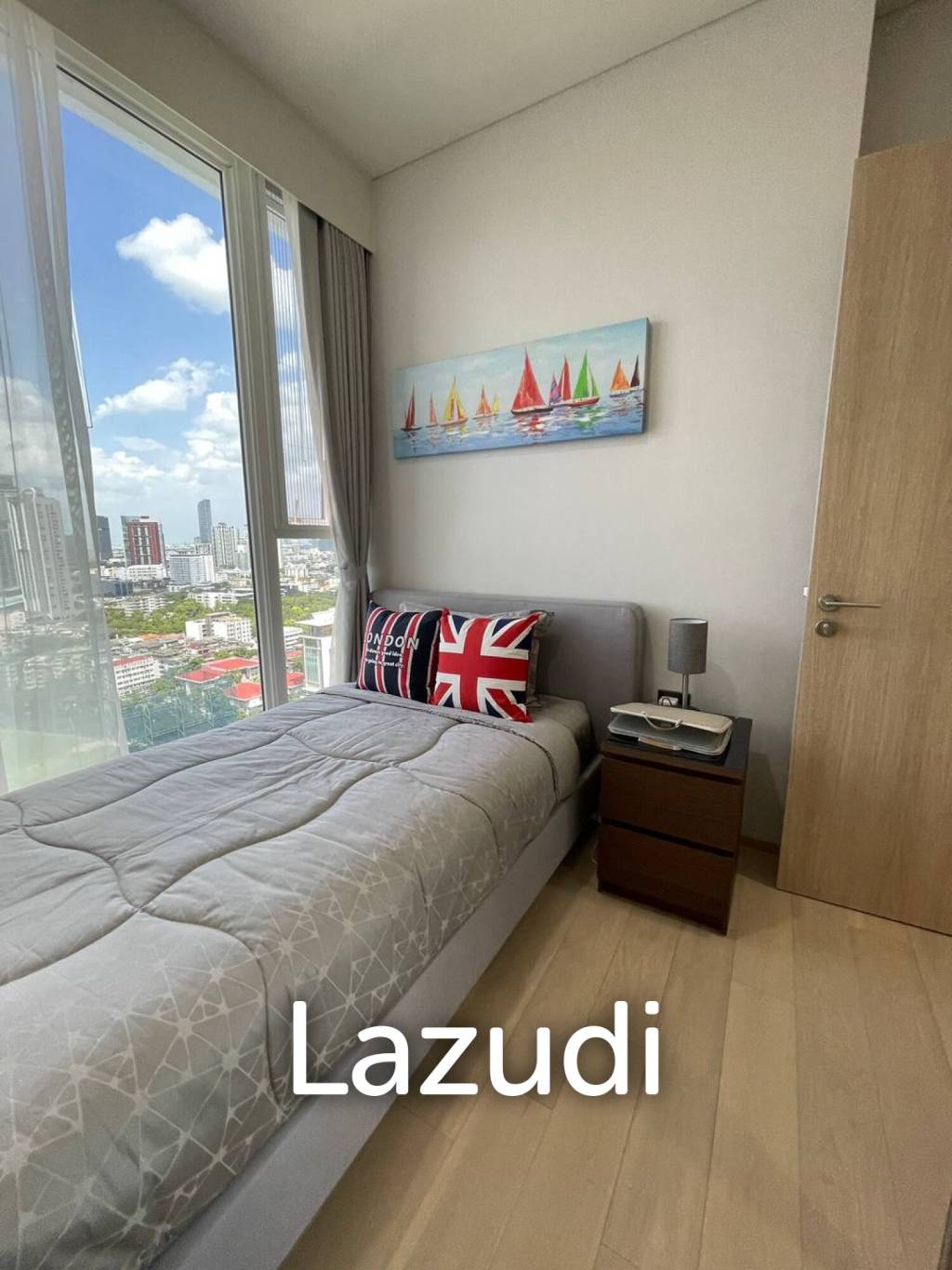 Siamese Exclusive Sukhumvit 42: 3-Bedroom Condo, Fully Furnished, Phra Khanong, Bangkok