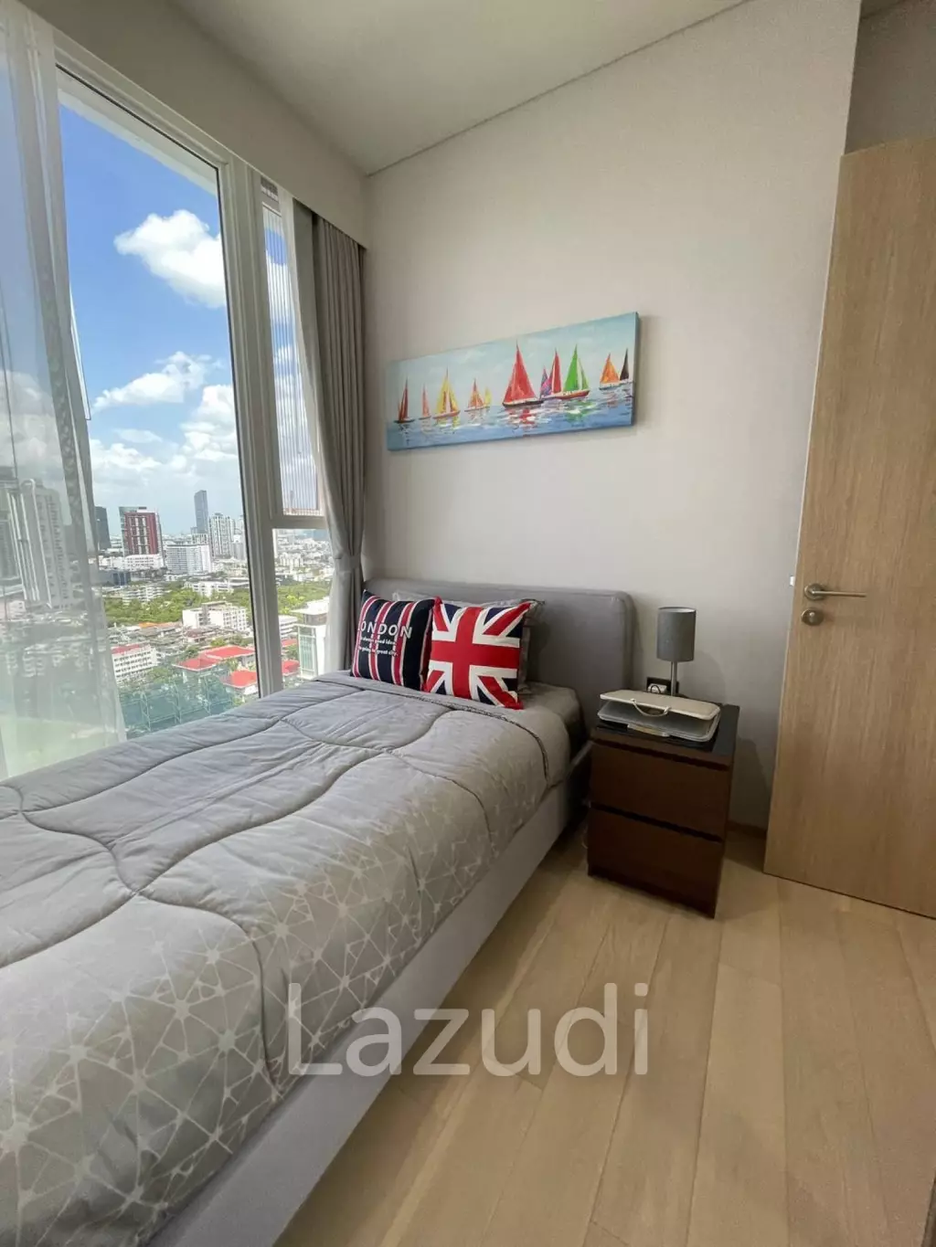 Siamese Exclusive Sukhumvit 42: 3-Bedroom Condo, Fully Furnished, Phra Khanong, Bangkok
